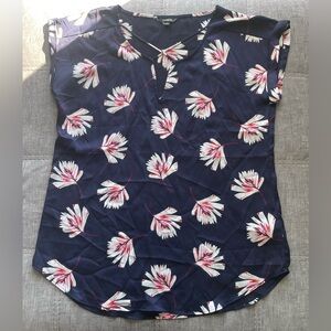 Express Floral Blouse
Size Large Feels